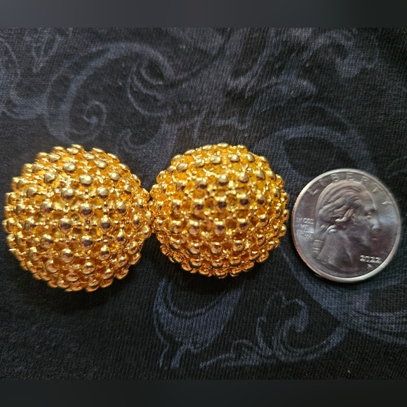 Vintage Premier USA Clip On Earrings - Picture 5 of 5